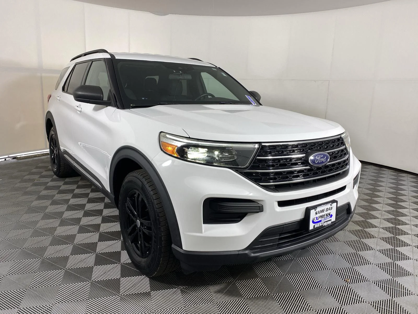 Used 2020 Oxford White Ford XLT image 16