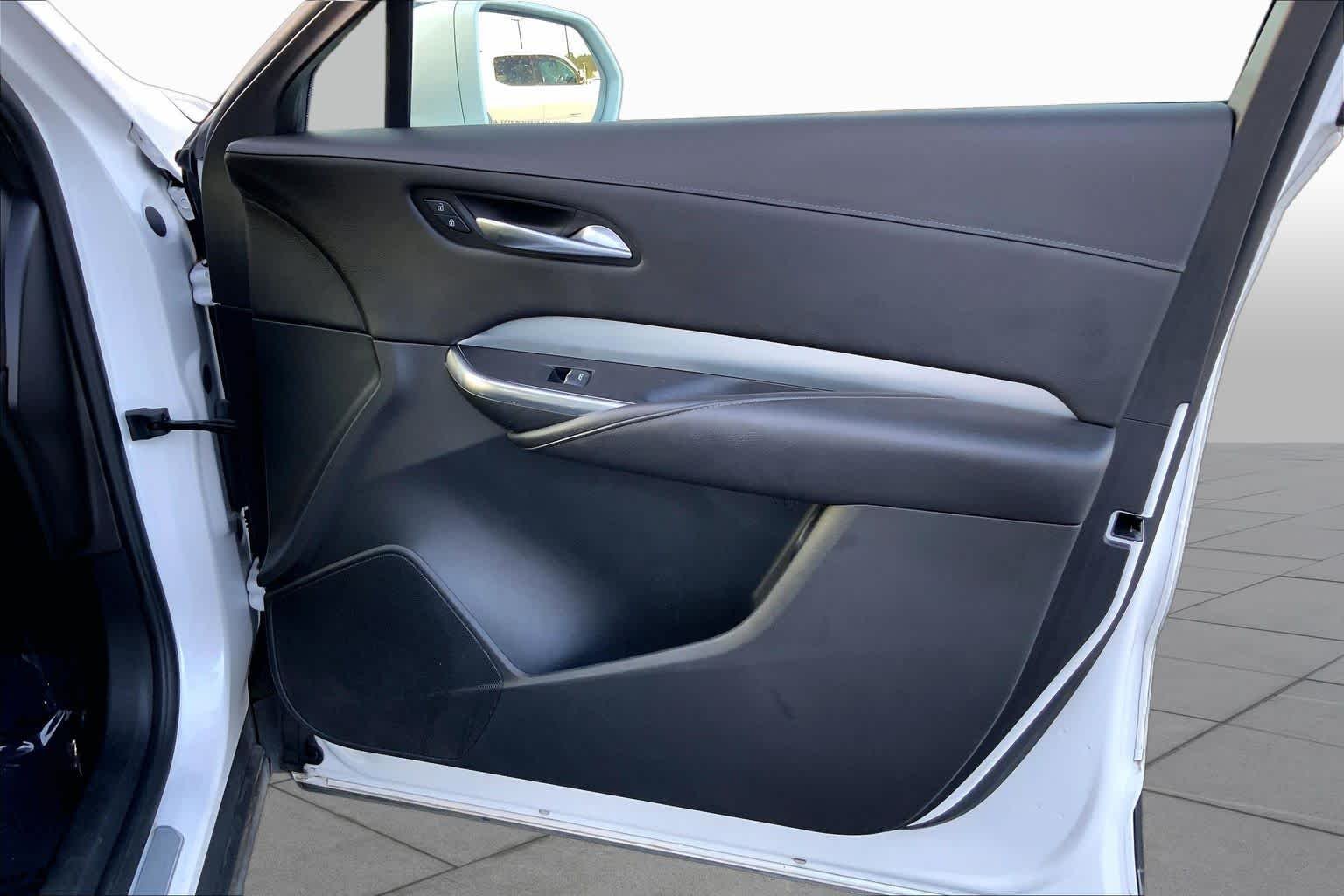 Used 2020 Crystal White Tricoat Cadillac AWD Premium Luxury image 22