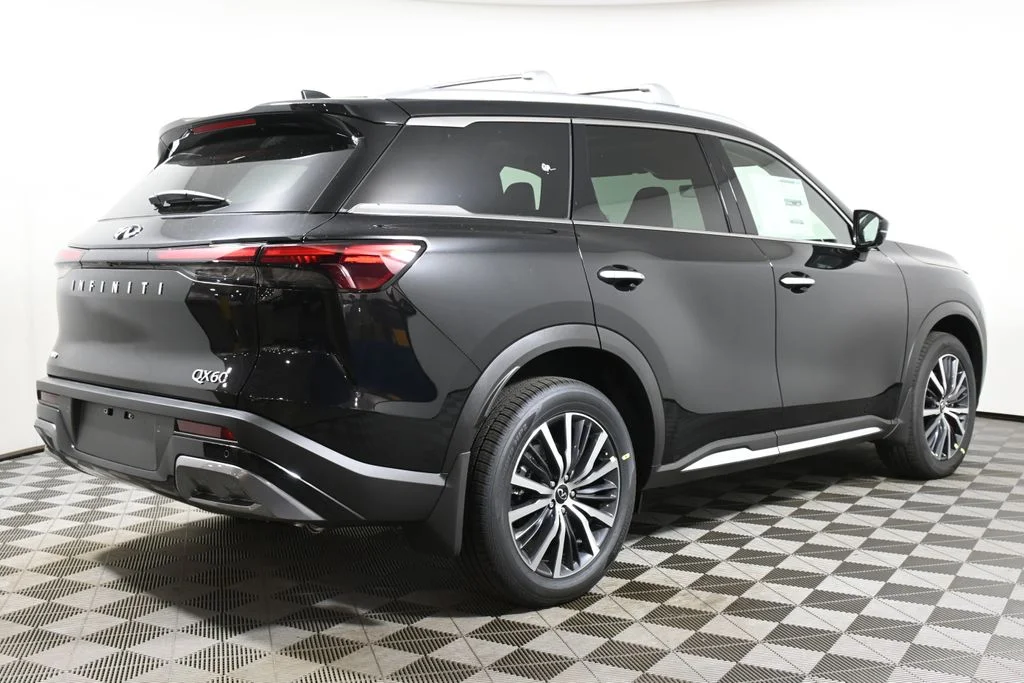 Used 2025 Black INFINITI Sensory image 7