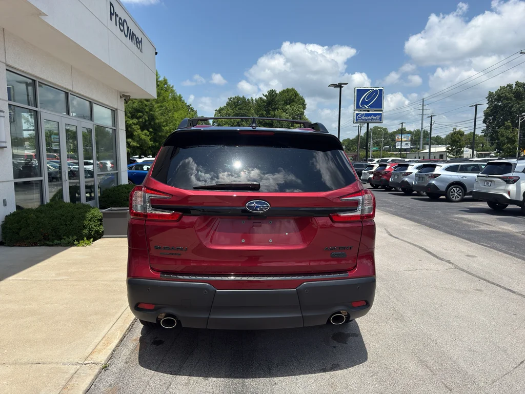 Used 2023 Crimson Red Pearl Subaru Onyx Edition Limited image 4