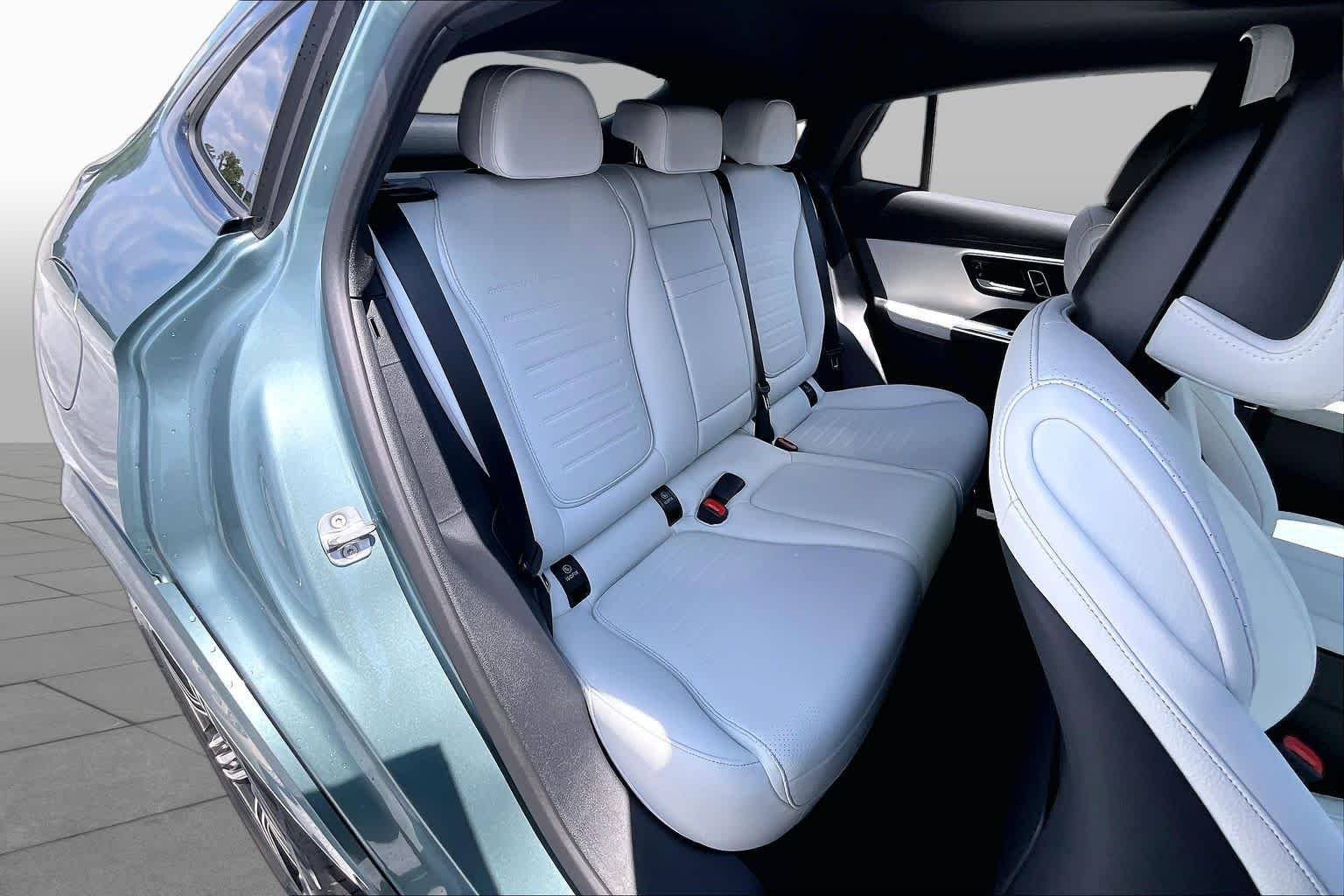 Used 2026 Verde Silver Metallic Mercedes-Benz GLC 300 image 19
