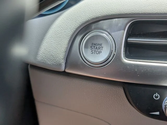 Used 2024 White Hyundai SEL image 30