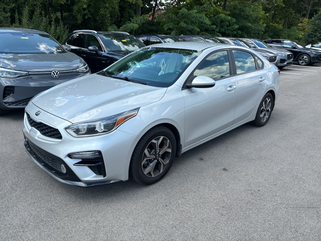 Used 2019 Silky Silver Kia LXS image 2