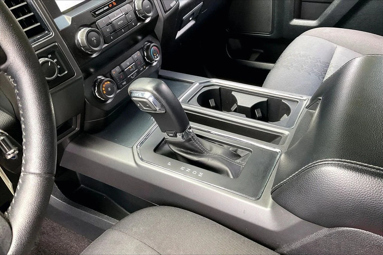 Used 2020 Black Ford XLT image 29