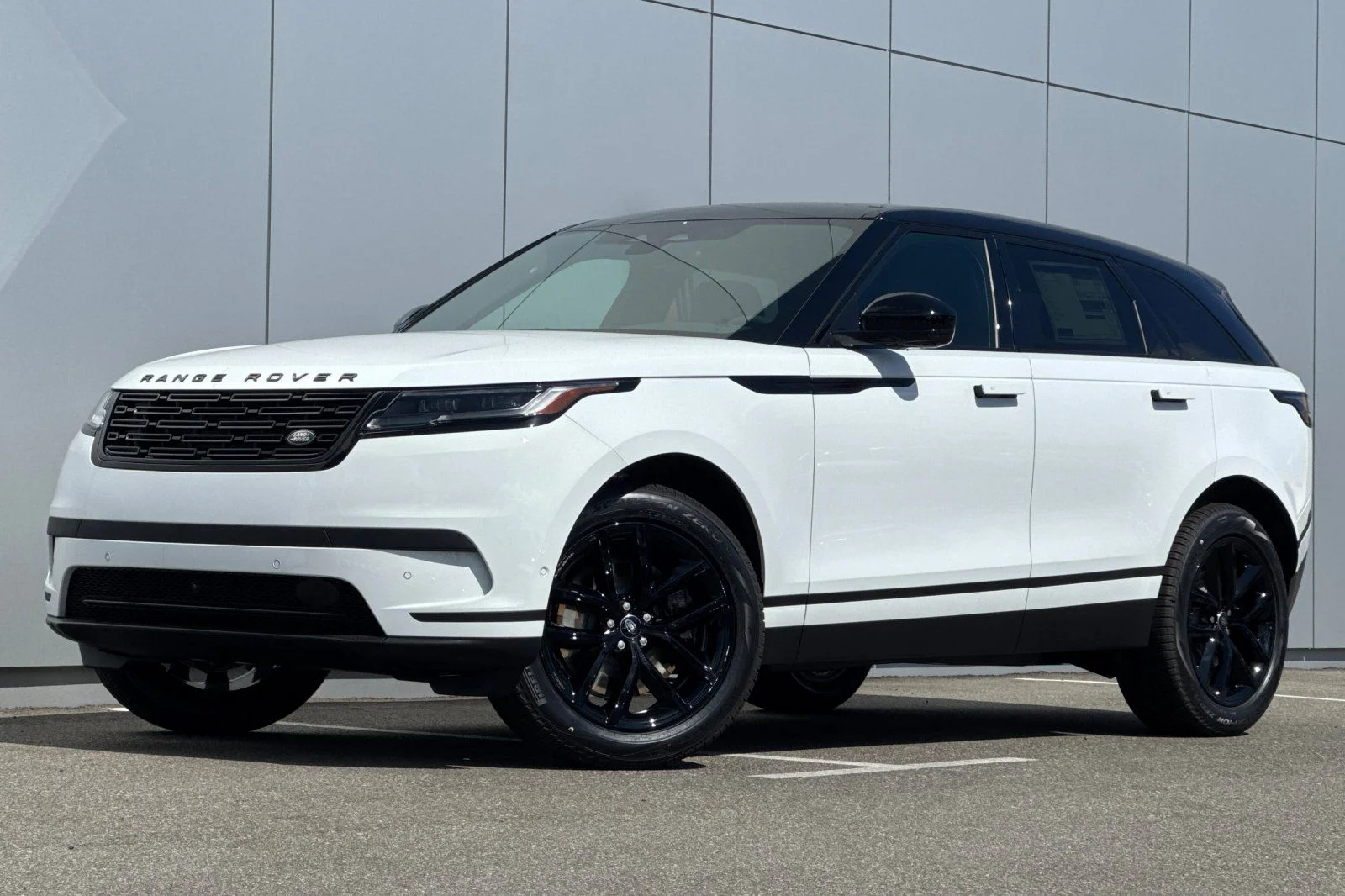 2026 Land Rover Range Rover Velar P250 S's photo