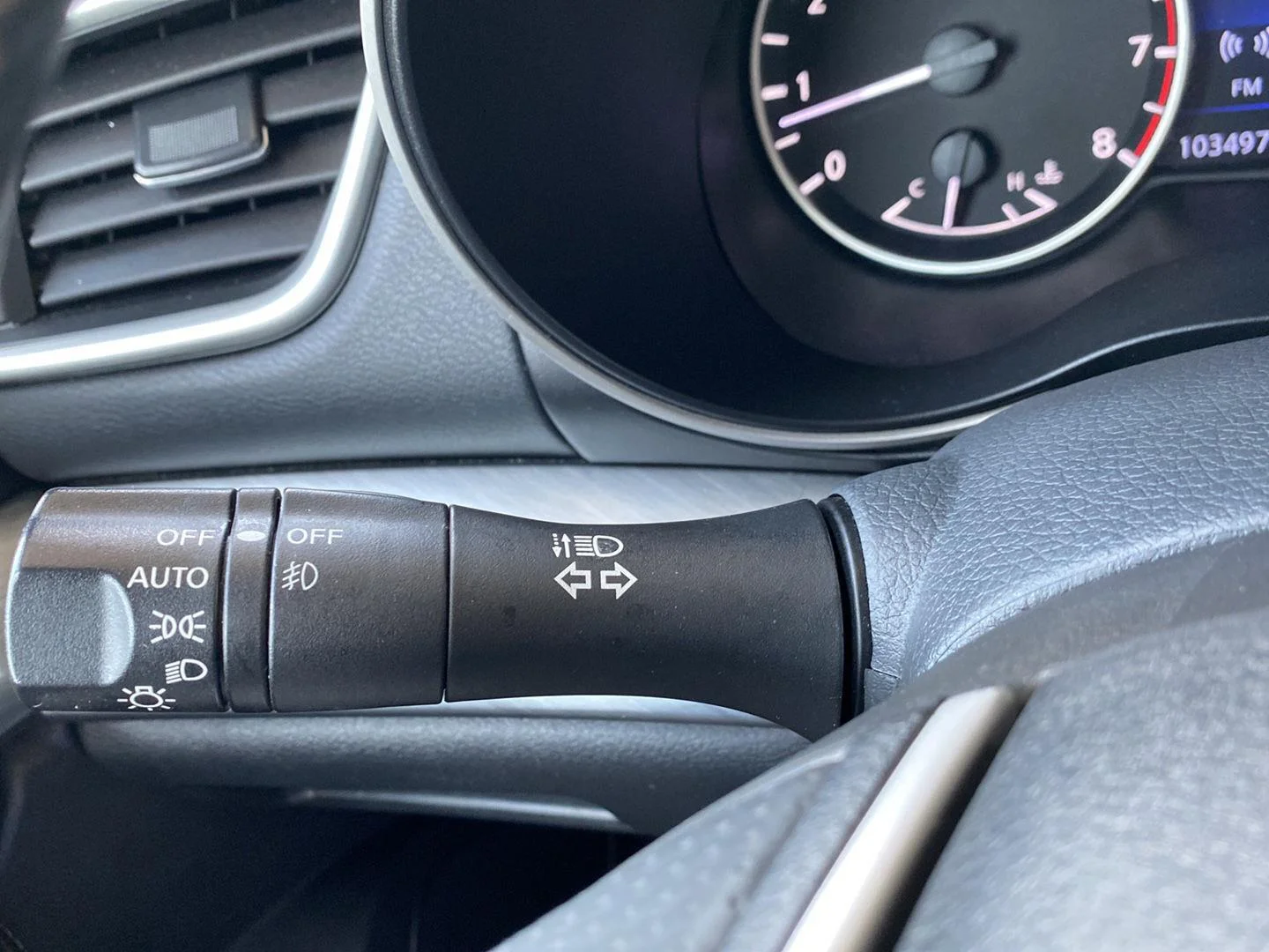 Used 2017 Gun Metallic Nissan SL image 39