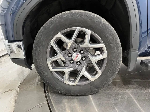 Used 2023 Blue GMC SLT image 18