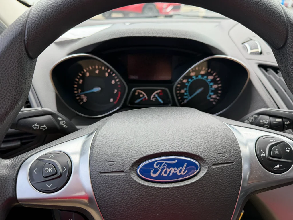 Used 2015 White Ford SE image 9