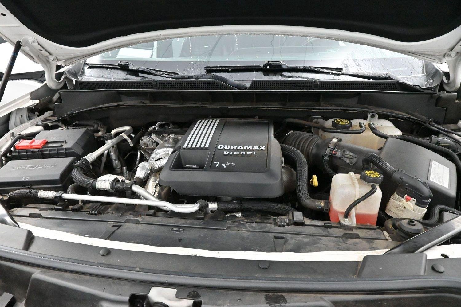 Used 2021 Crystal White Tricoat Cadillac Sport Platinum image 39
