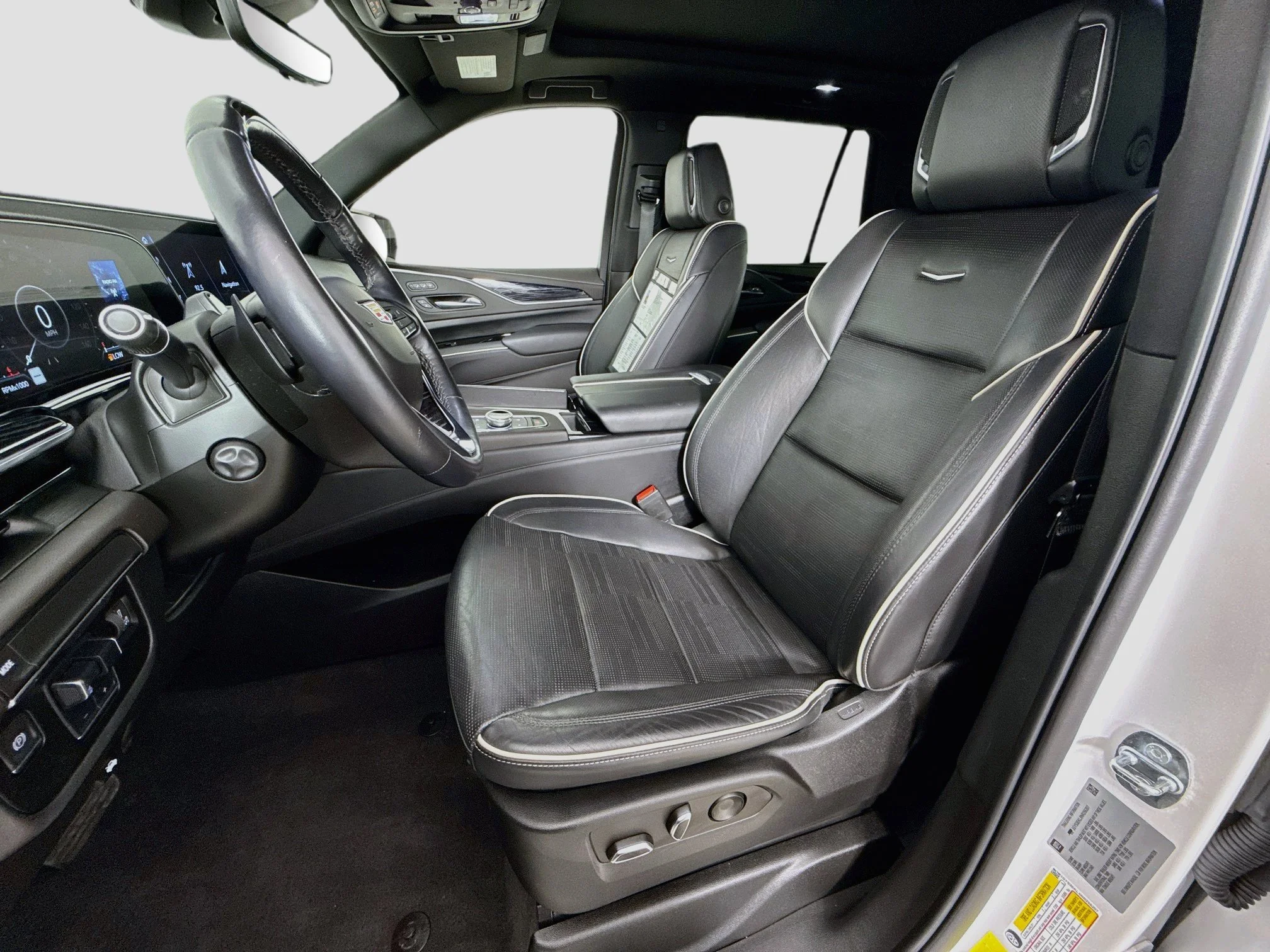 Used 2022 Crystal White Tricoat Cadillac Sport image 23