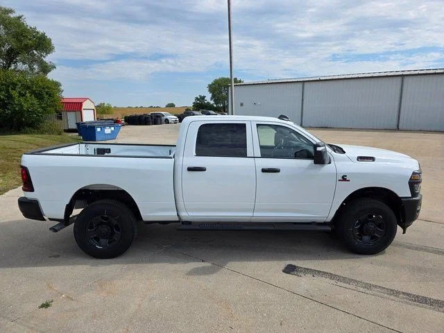 2025 RAM 2500 Tradesman - Photo 8