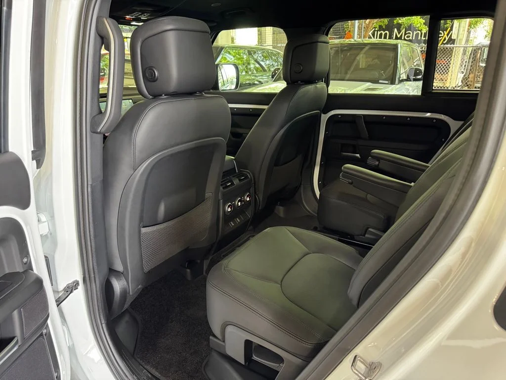 New 2026 Fuji White Land Rover X-Dynamic SE image 14