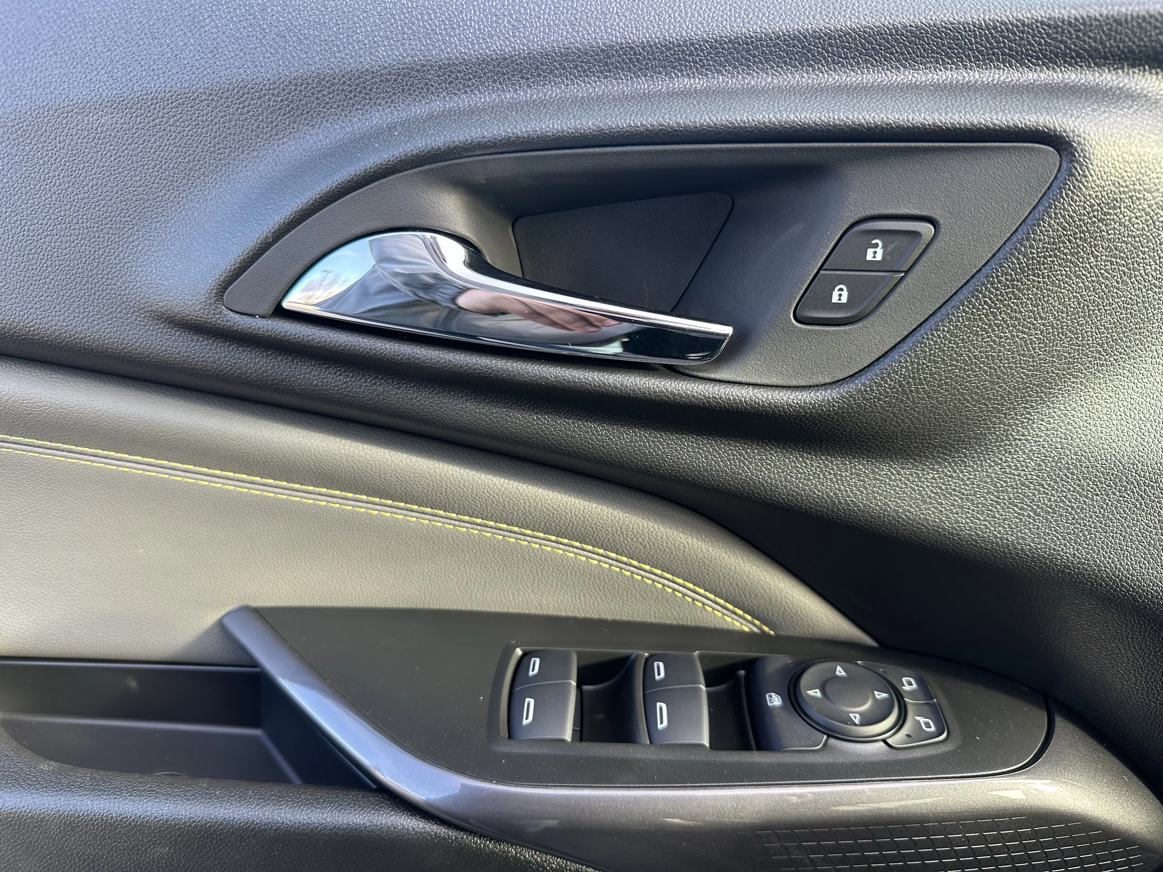 New 2026 Mosaic Black Metallic Chevrolet ACTIV image 12