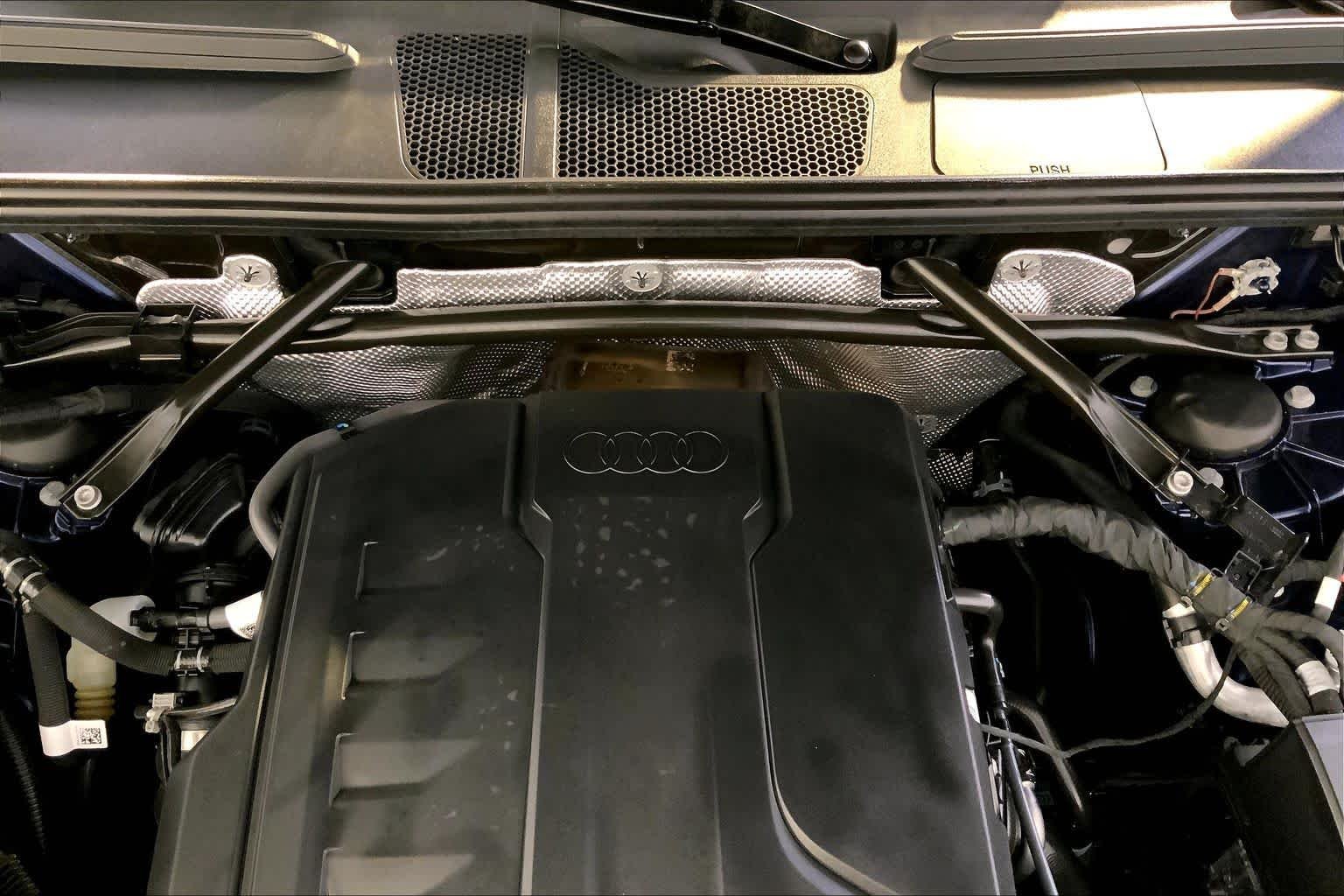 Used 2025 Navarra Blue Metallic Audi Premium image 31