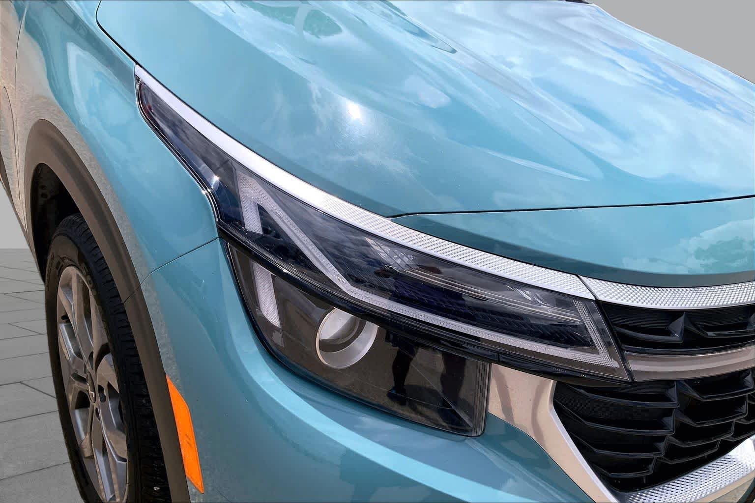 Used 2024 Pluton Blue/Black Roof Kia S image 36