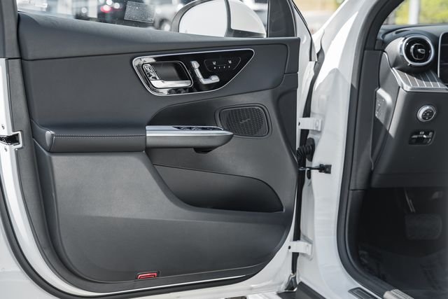 New 2026 Polar White Mercedes-Benz GLC 300 image 40