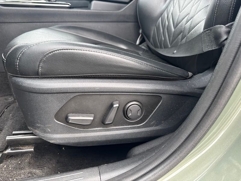 Used 2024 Green Kia X-Line image 4