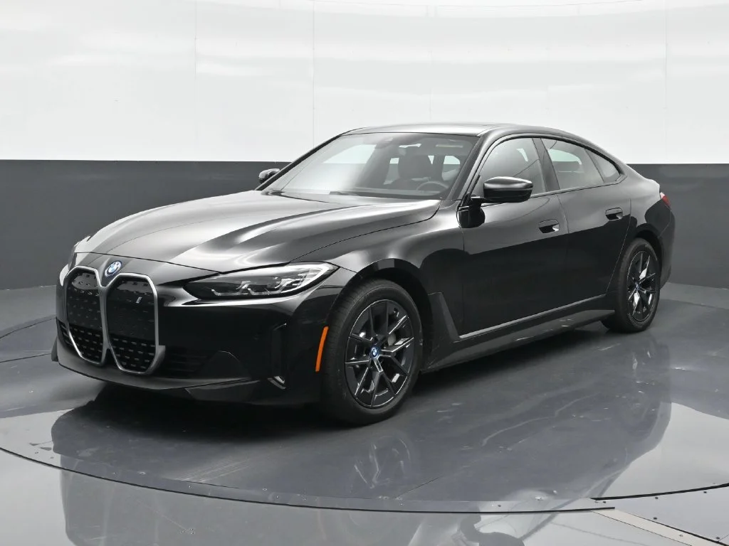 Used 2023 Black BMW eDrive35 image 1