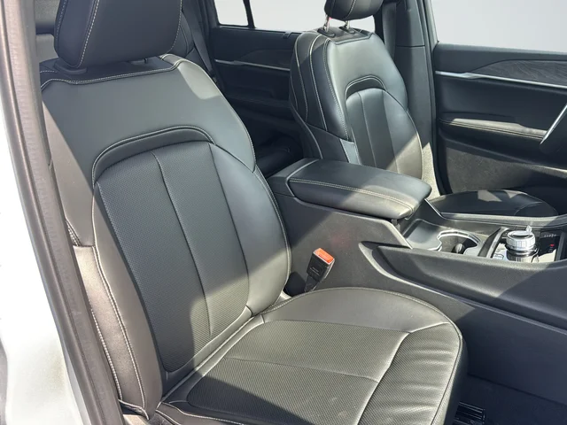 Used 2024 Silver Jeep 4xe image 26