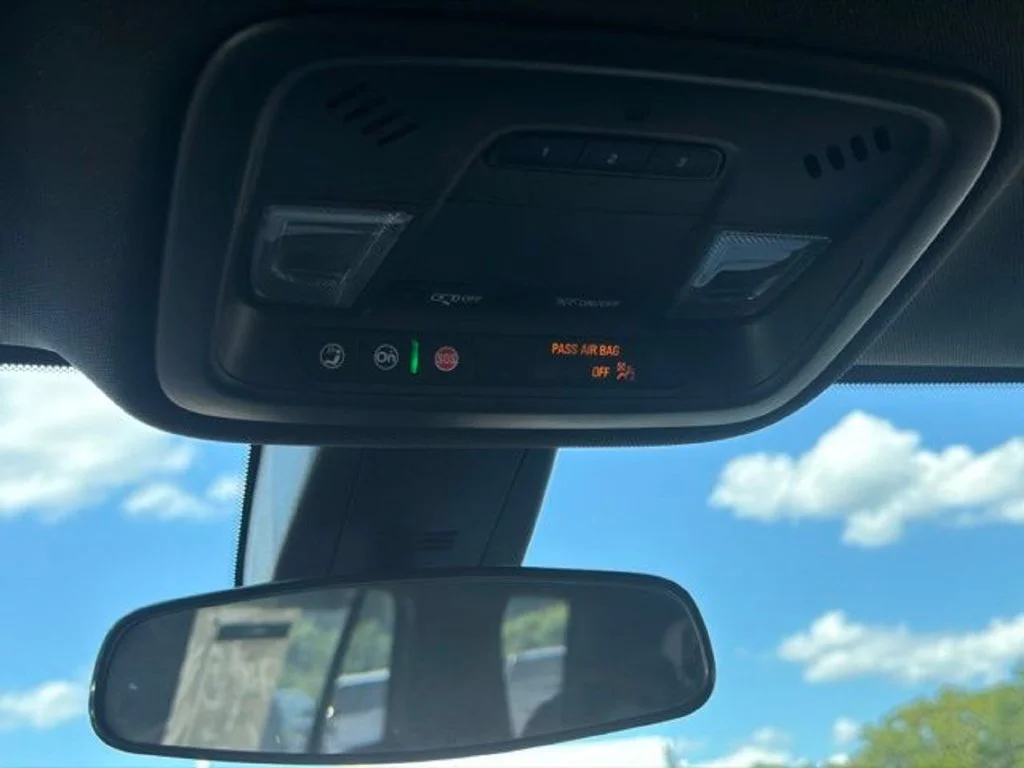 2023 Chevrolet Traverse 1LT - Photo 25