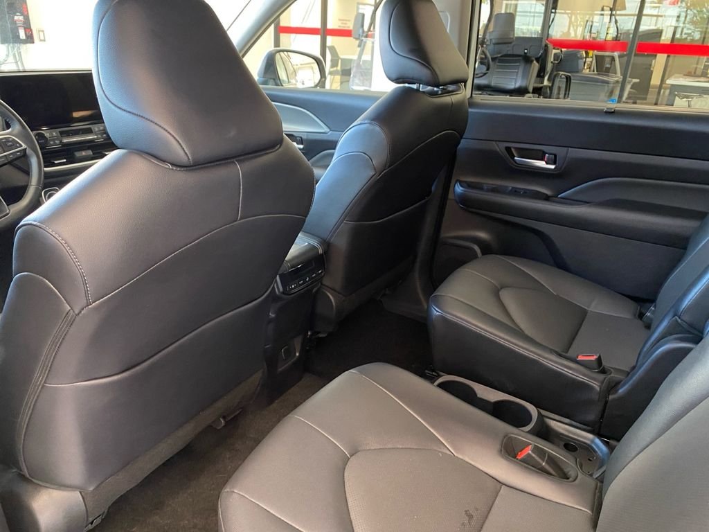 Used 2024 White Toyota XLE image 17