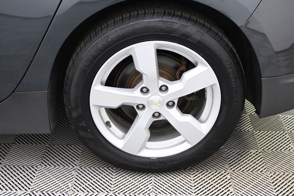 Used 2013 Cyber Gray Metallic Chevrolet Base image 20