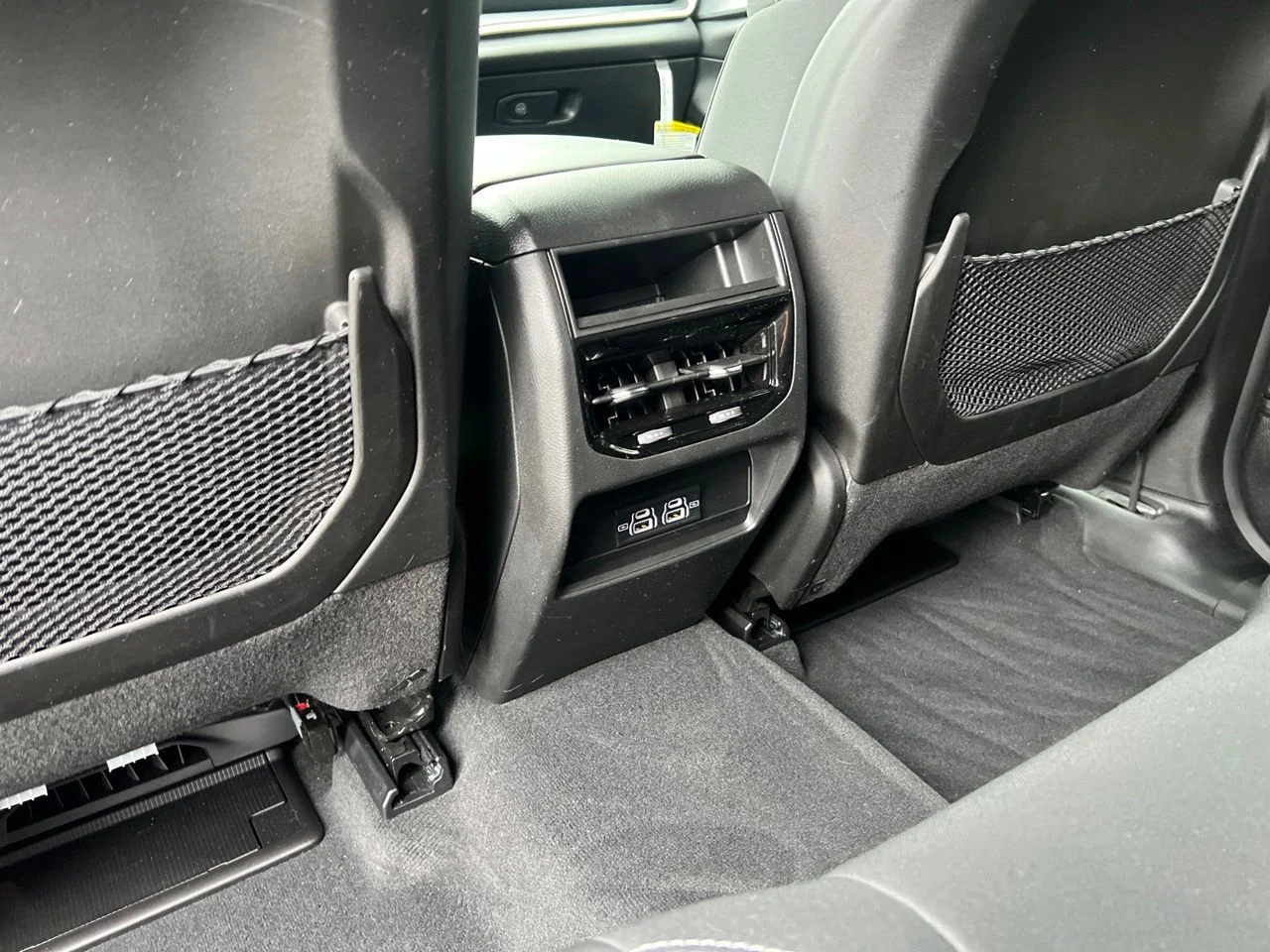 Used 2025 White Jeep Laredo X image 17