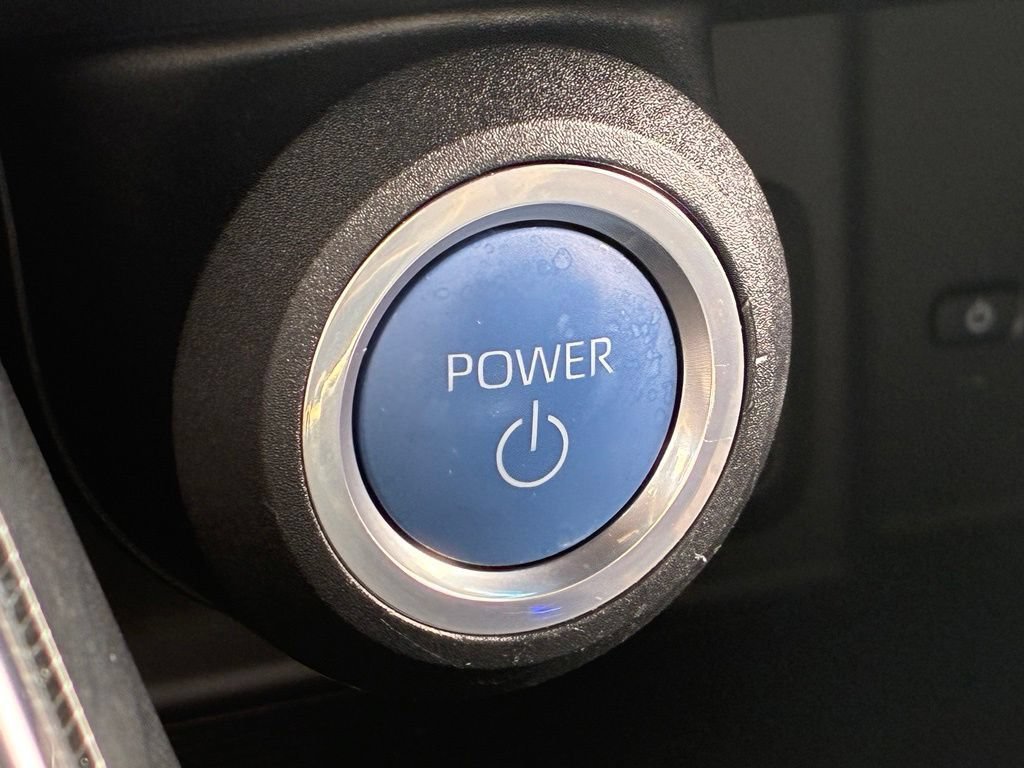 Used 2022 White Toyota XLE image 24
