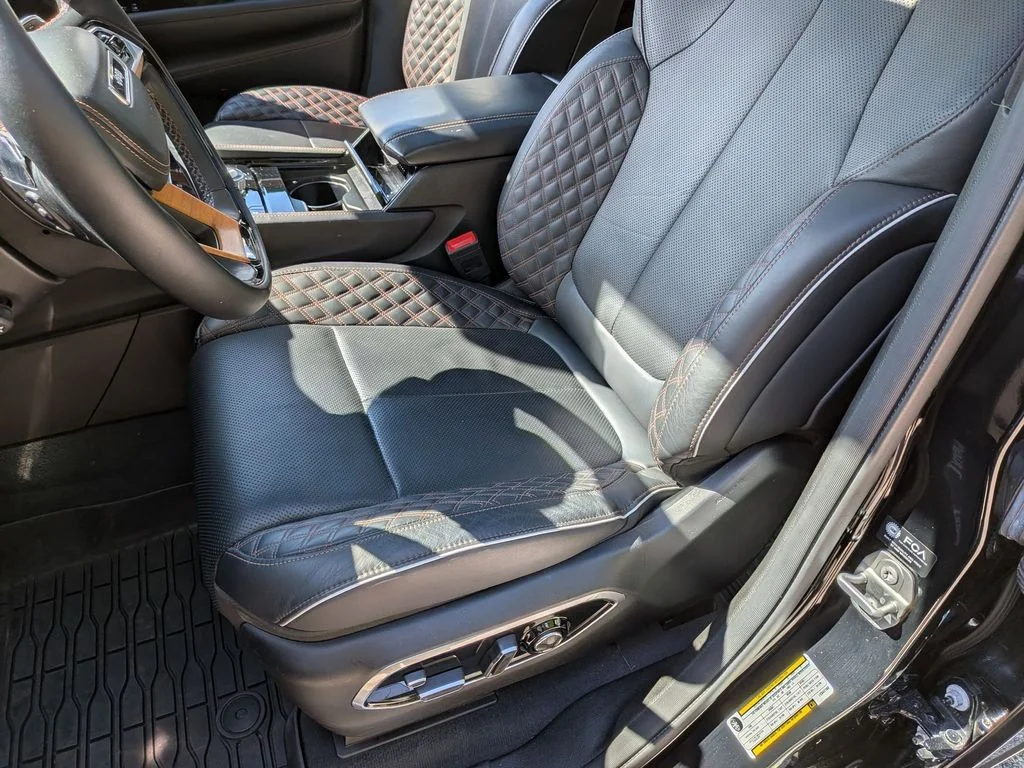 Used 2023 Black Jeep Summit Reserve image 30