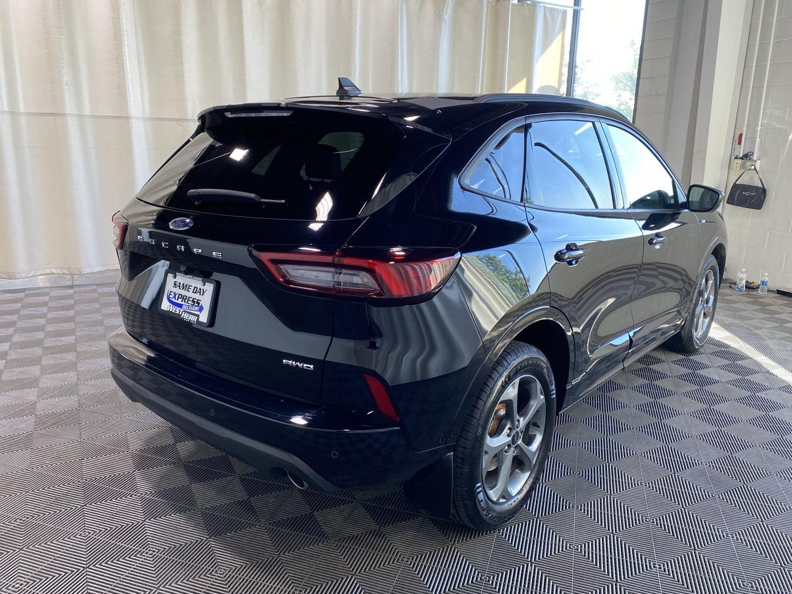 Used 2023 Agate Black Ford ST-Line Select image 7