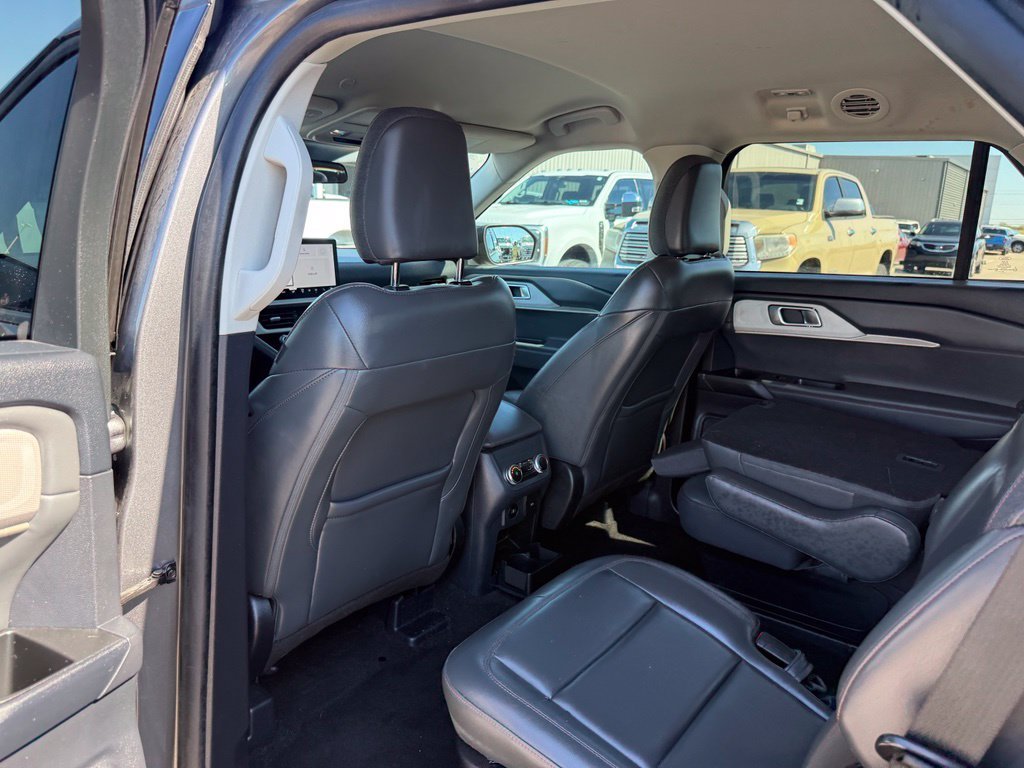 Used 2025 Gray Ford Active image 8