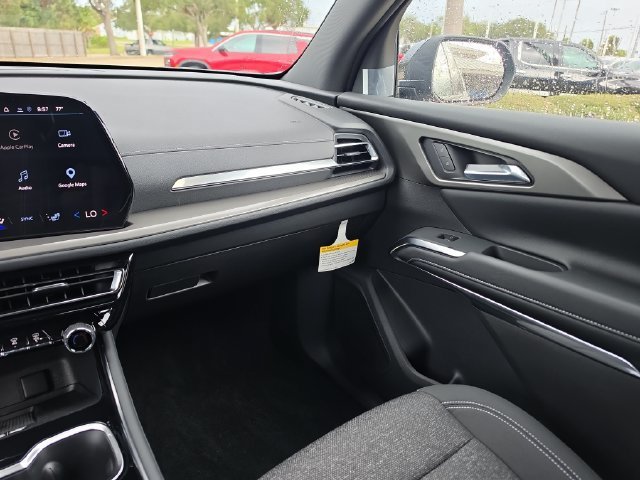2027 Chevrolet Traverse LT - Photo 10
