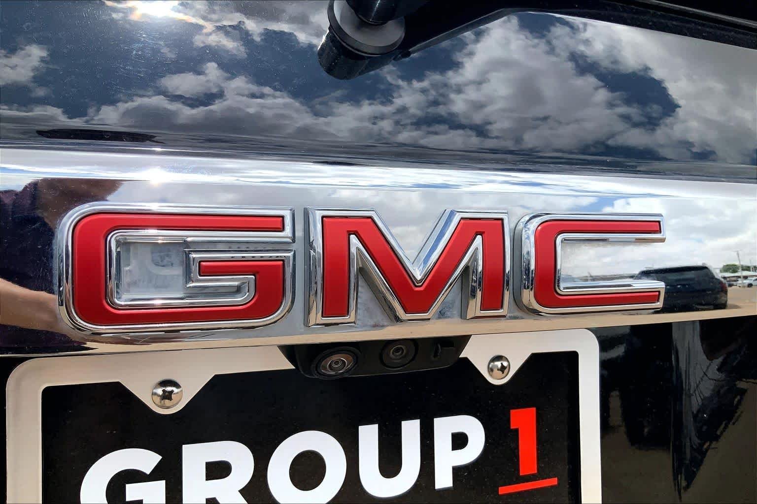 Used 2023 Ebony Twilight Metallic GMC Denali image 33