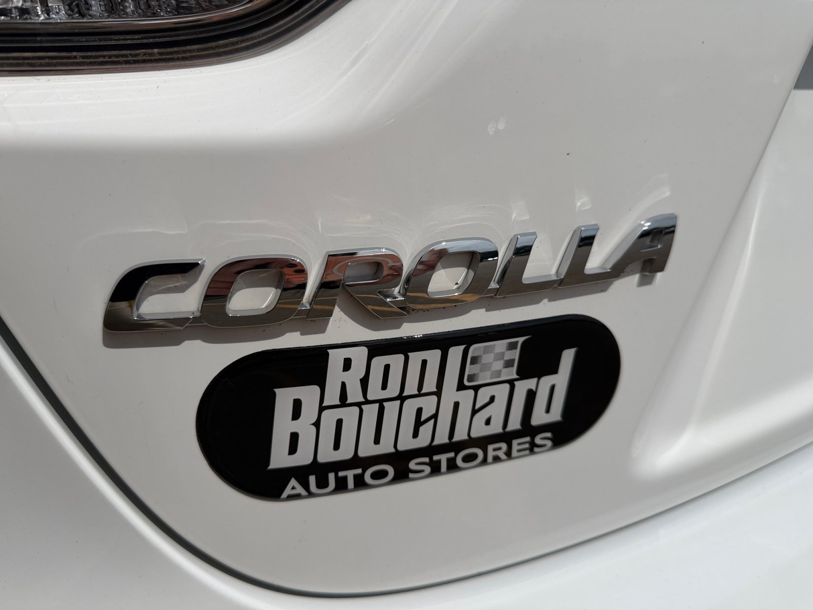 Used 2020 Super White Toyota LE image 38