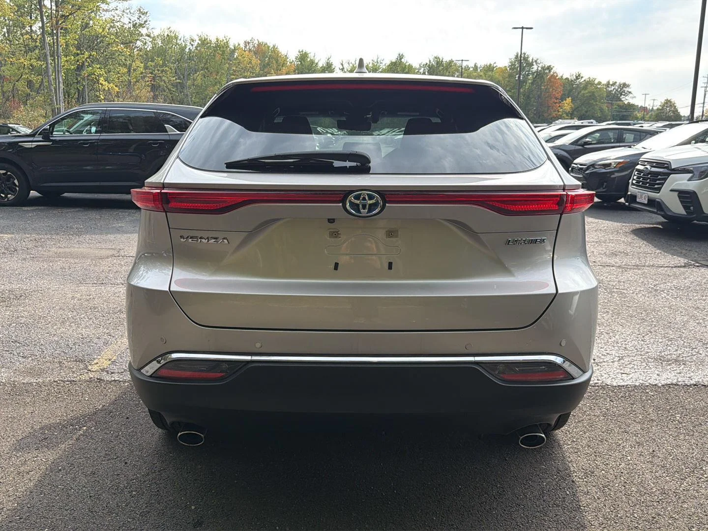 Used 2023 Titanium Glow Toyota Limited image 8