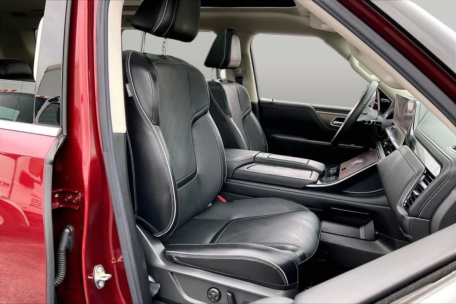 Certified Used 2025 Coulis Red INFINITI LUXE image 8