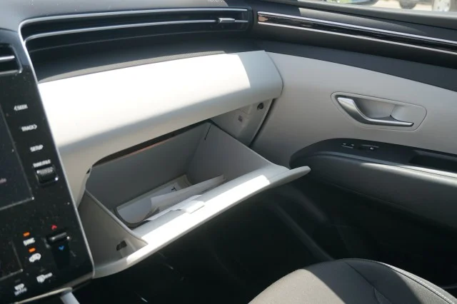 Used 2024 White Pearl Hyundai SEL image 29