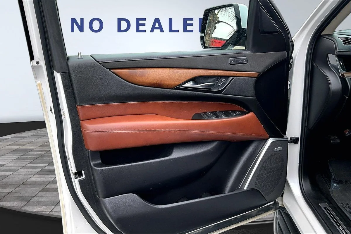 Used 2020 White Cadillac Luxury image 18