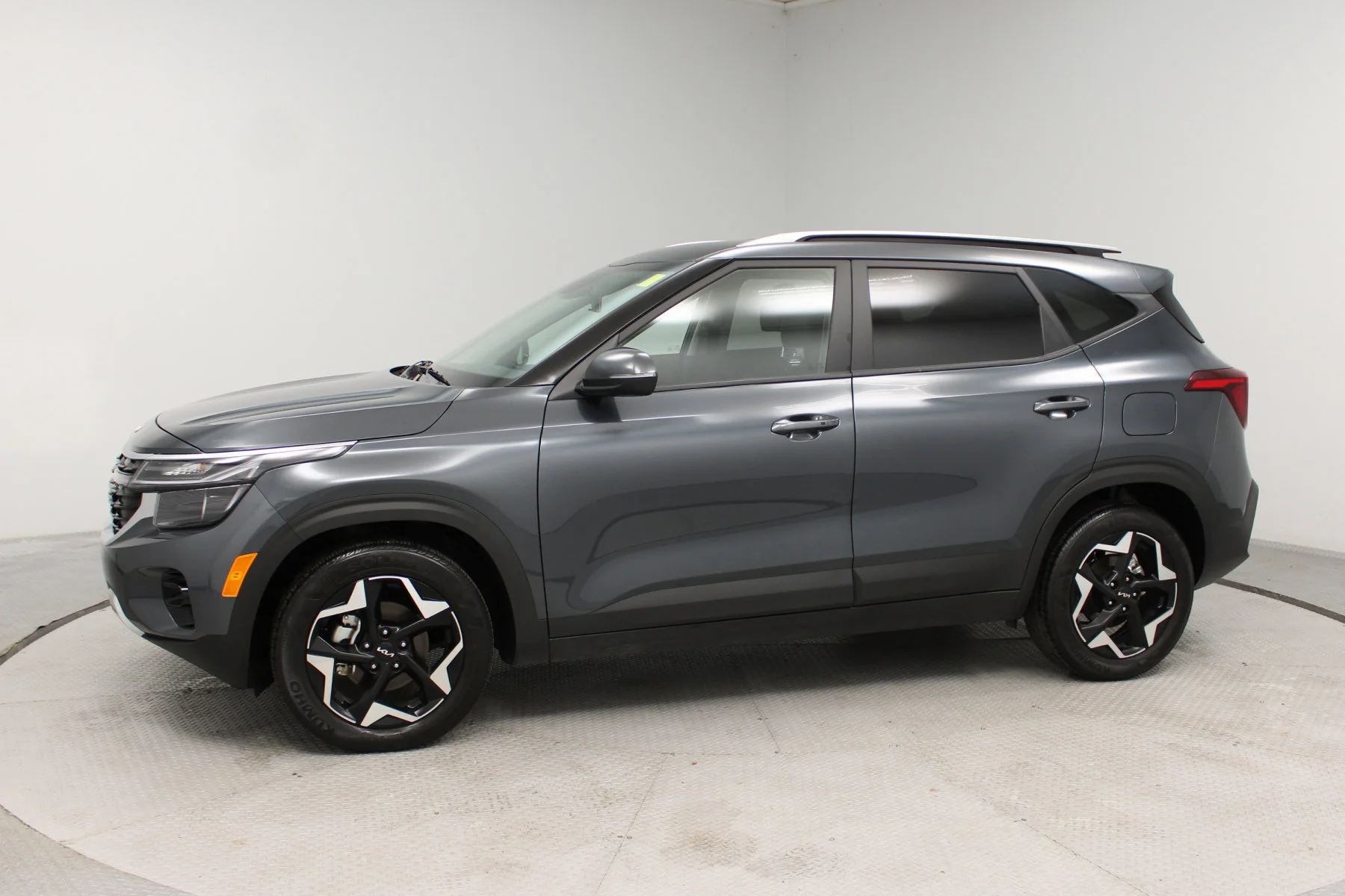 Used 2025 Gravity Gray Kia S IVT FWD image 32