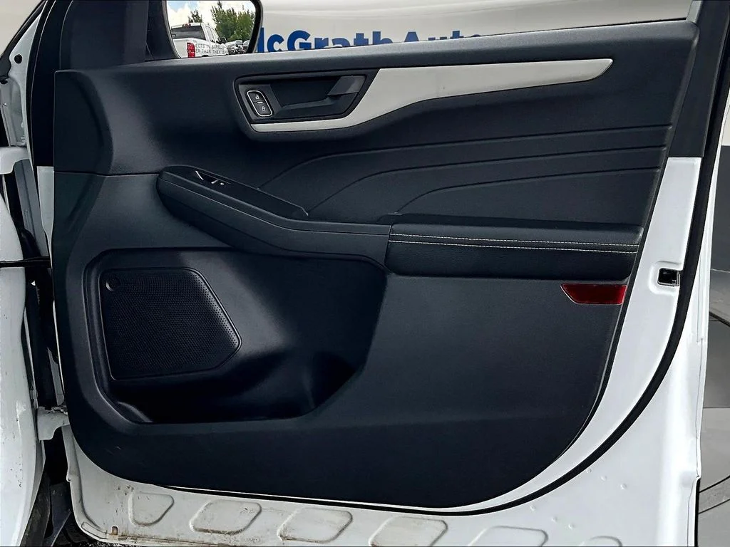 Certified Used 2022 White Ford SE image 29