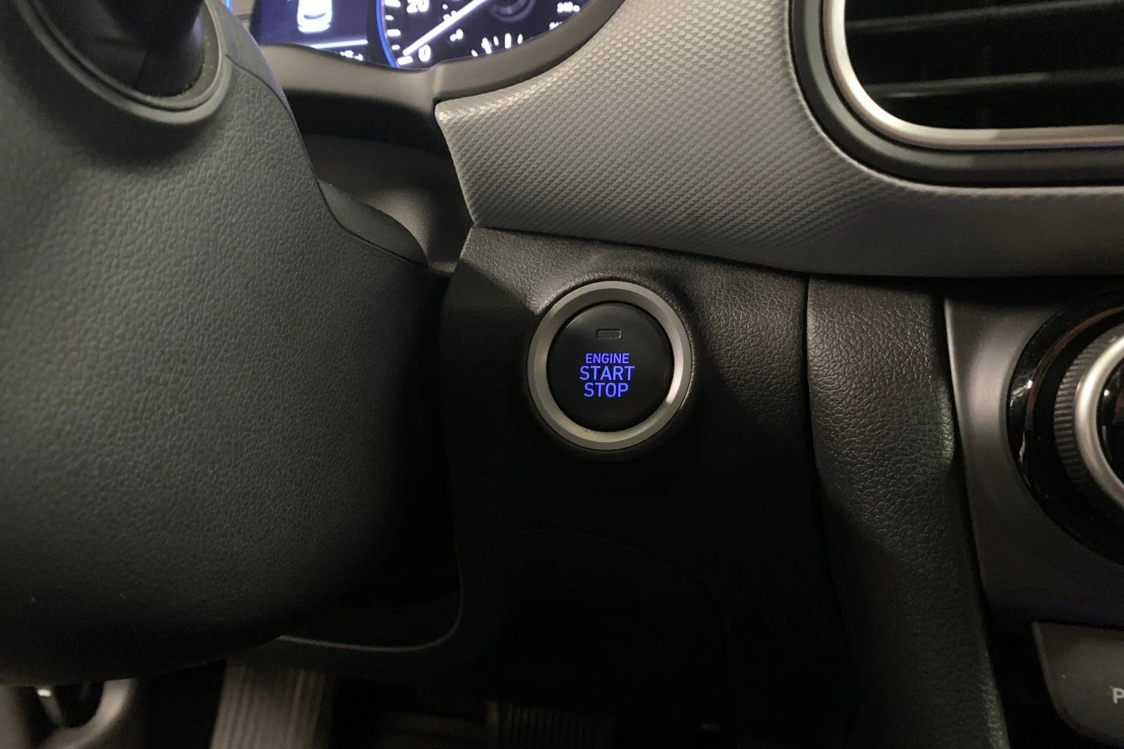 Used 2018 White Hyundai Limited image 25