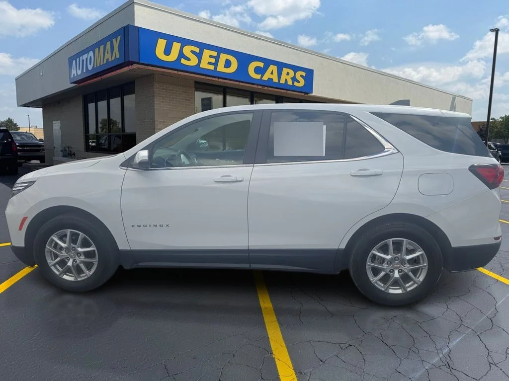 Used 2023 Summit White Chevrolet LT image 8