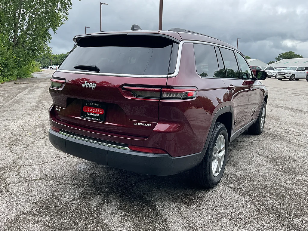 New 2026 Velvet Red Pearlcoat Jeep Altitude 4x4 image 5