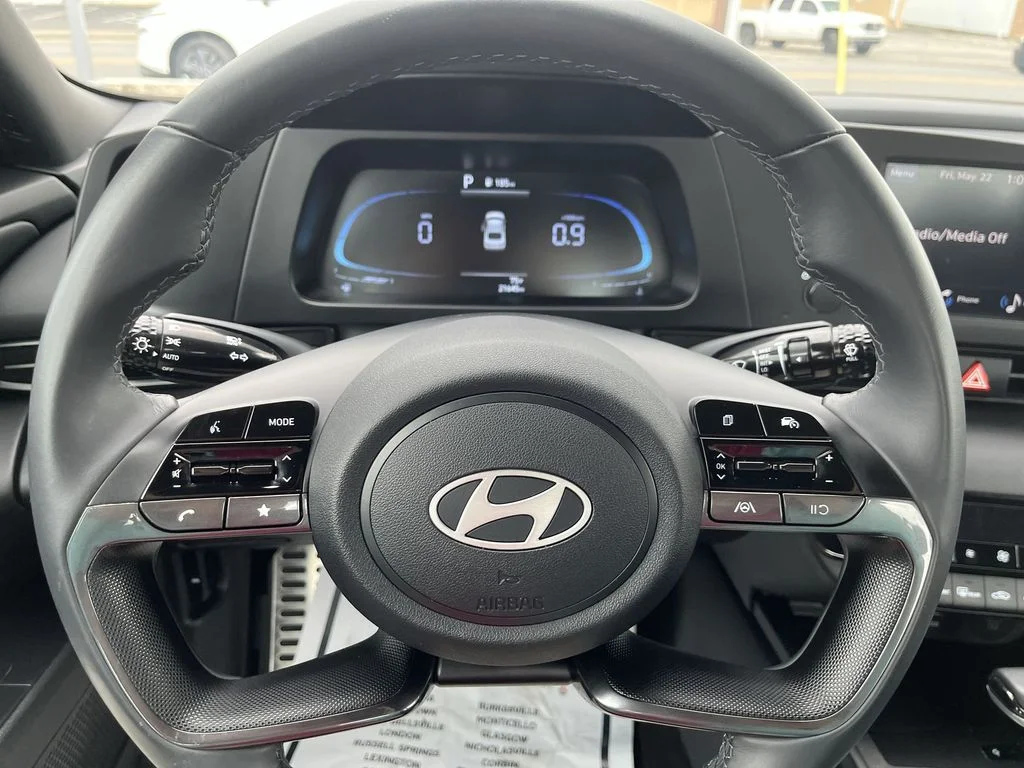 Used 2025 Silver Hyundai SEL Sport image 14