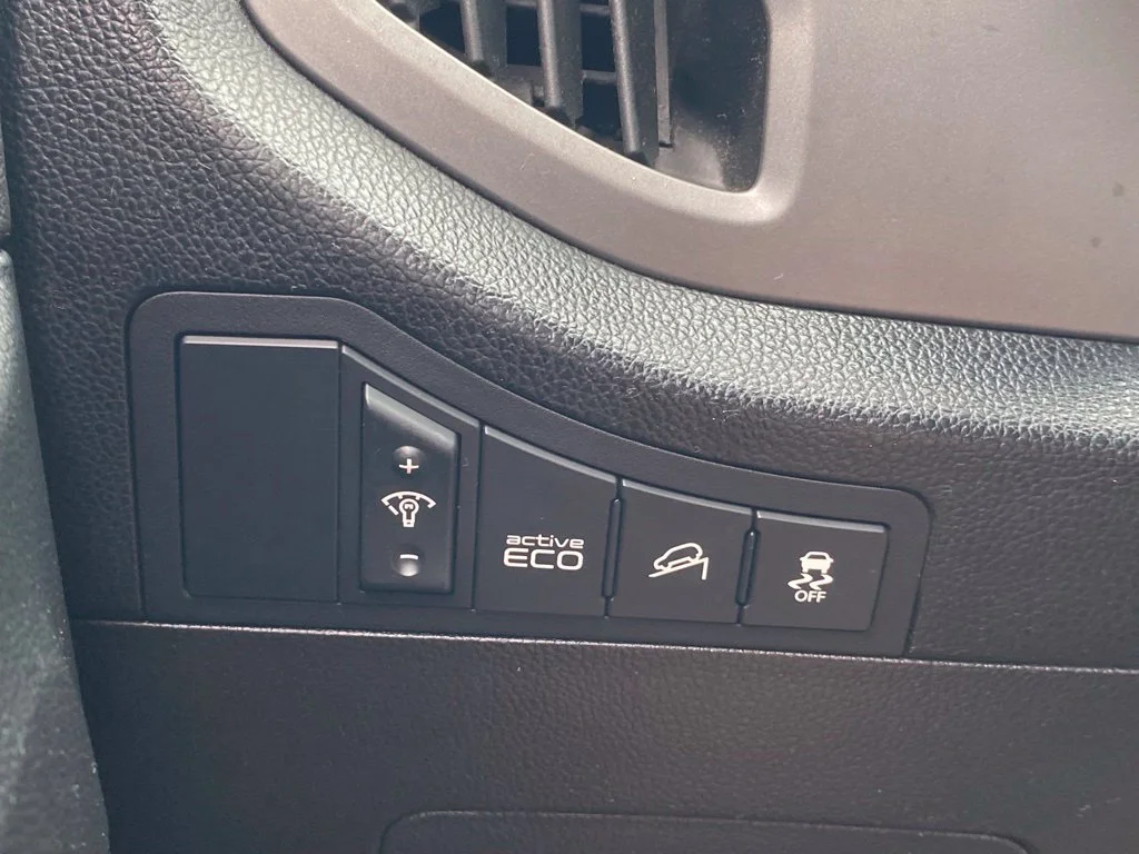 Used 2015 Silver Kia LX image 20