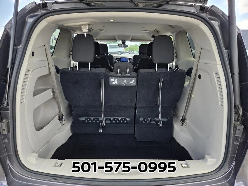 Used 2017 Crystal Metallic CHRYSLER TOURING FWD image 15