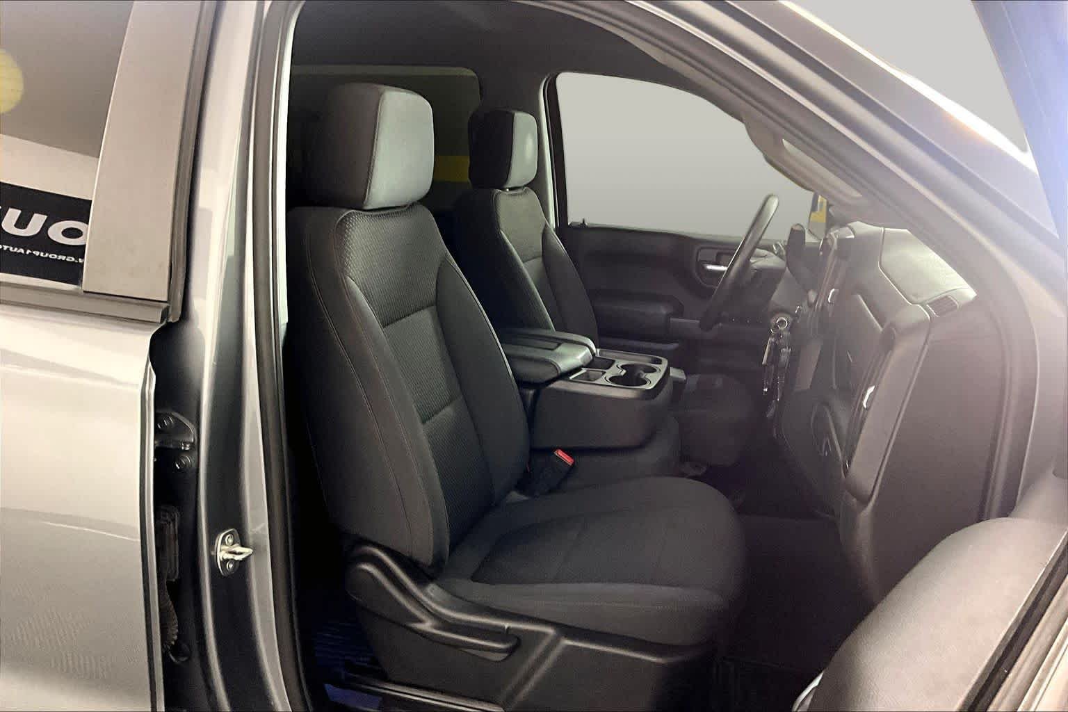 Used 2022 Satin Steel Metallic Chevrolet Custom image 9