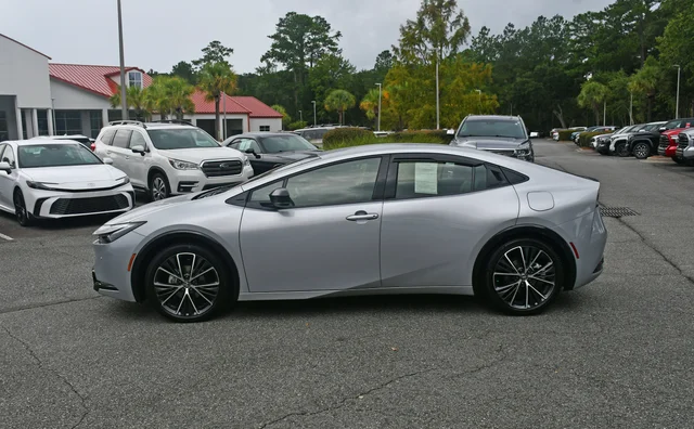 2025 Toyota Prius XLE