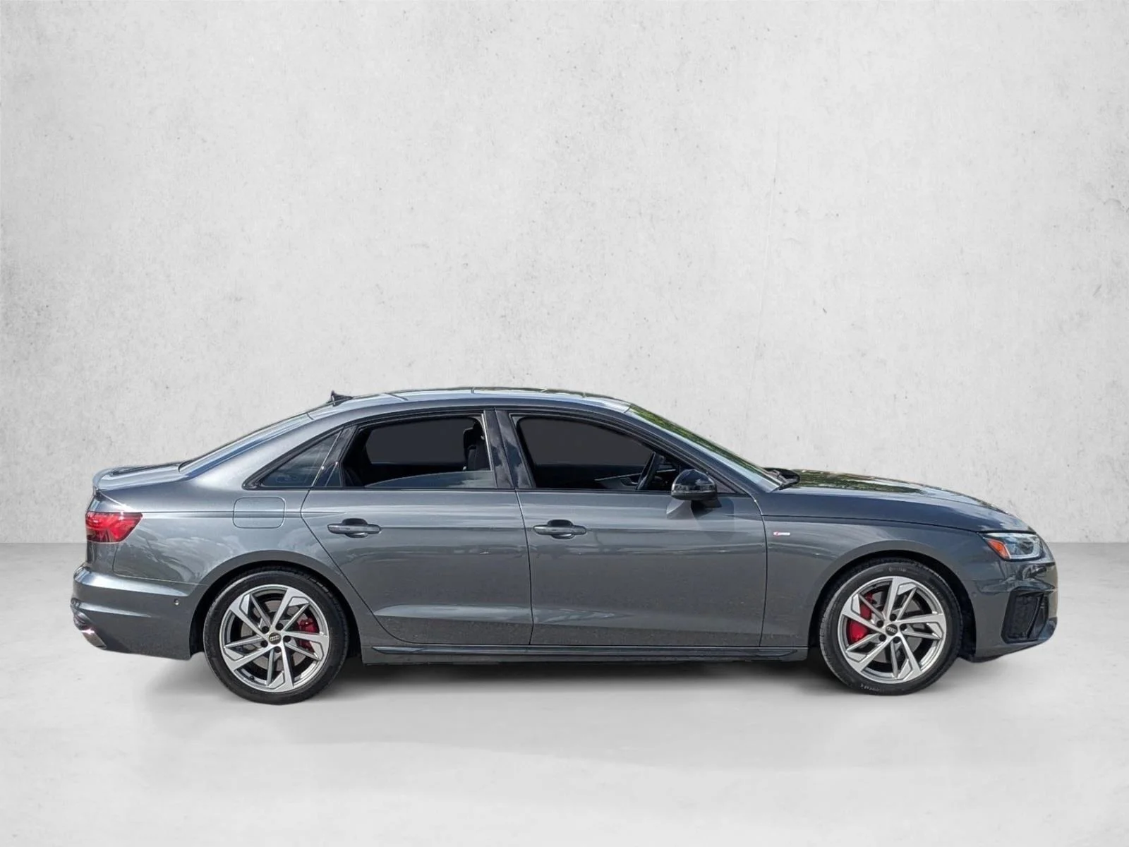 Used 2023 Daytona Gray Pearl Effect Audi S line Prestige image 4