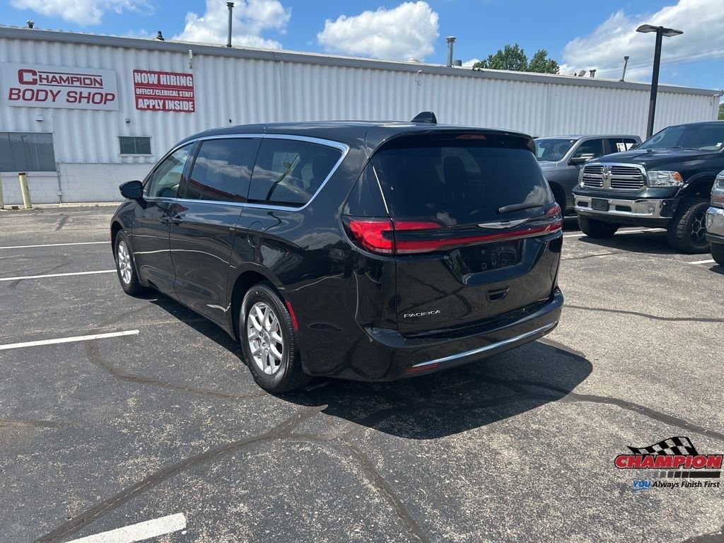 Used 2024 Black Chrysler Touring L image 3